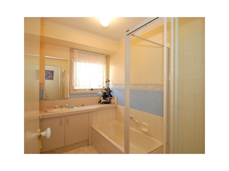 1 Nicholson Crescent, Meadow Heights VIC 3048