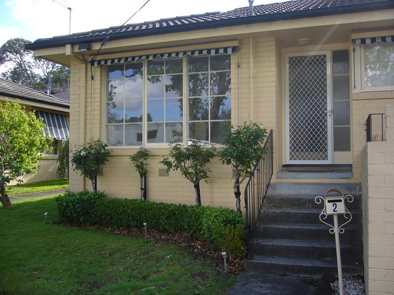 2/100 Windsor Crescent, Mont Albert VIC 3127