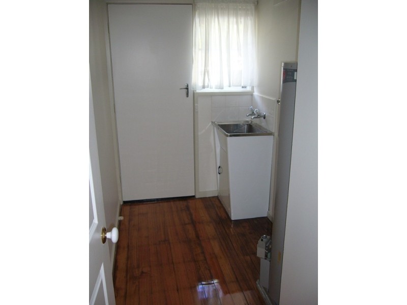 2/100 Windsor Crescent, Mont Albert VIC 3127