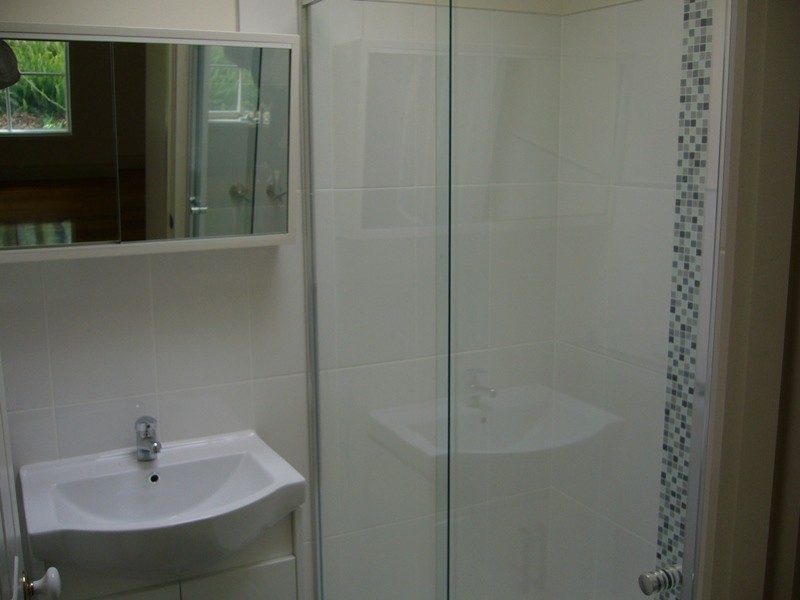 2/100 Windsor Crescent, Mont Albert VIC 3127