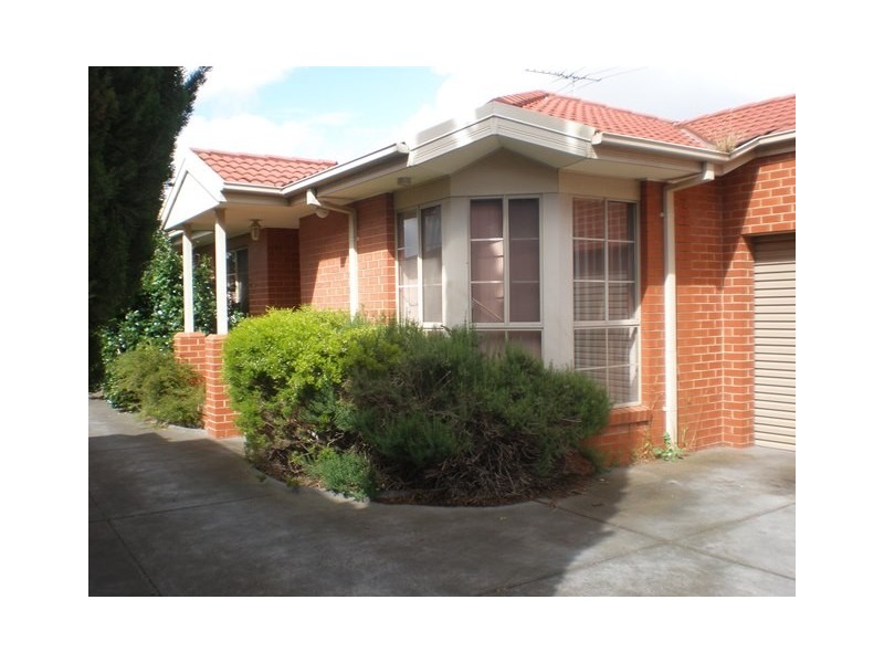2/9 Balloan St, Coburg VIC 3058