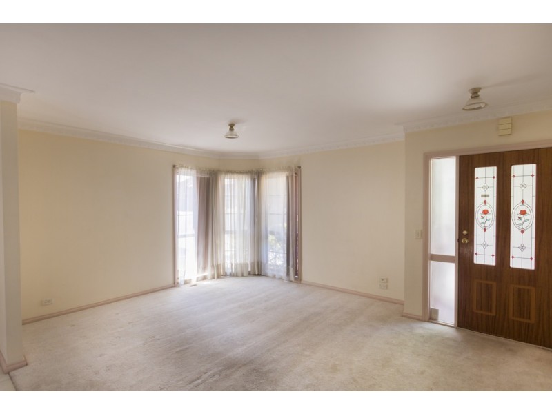 2/9 Balloan St, Coburg VIC 3058