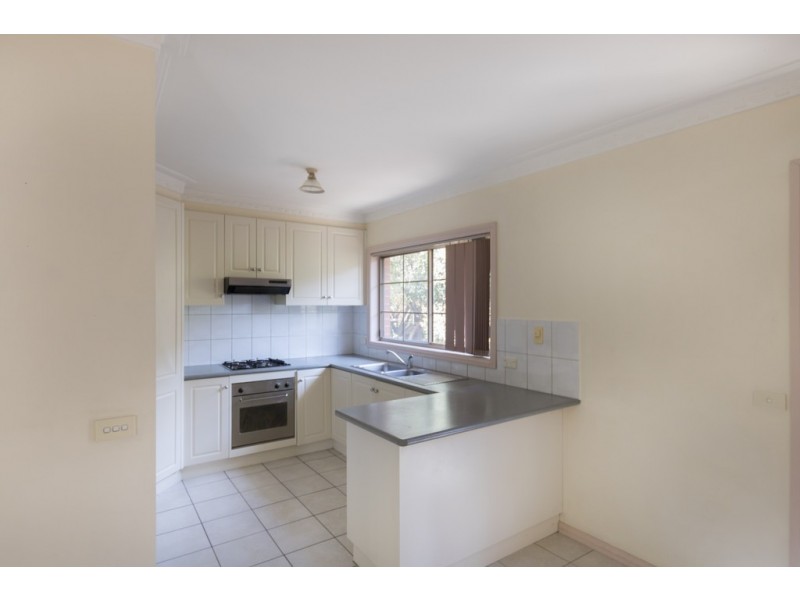 2/9 Balloan St, Coburg VIC 3058