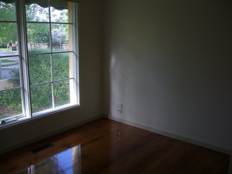 2/100 Windsor Crescent, Mont Albert VIC 3127