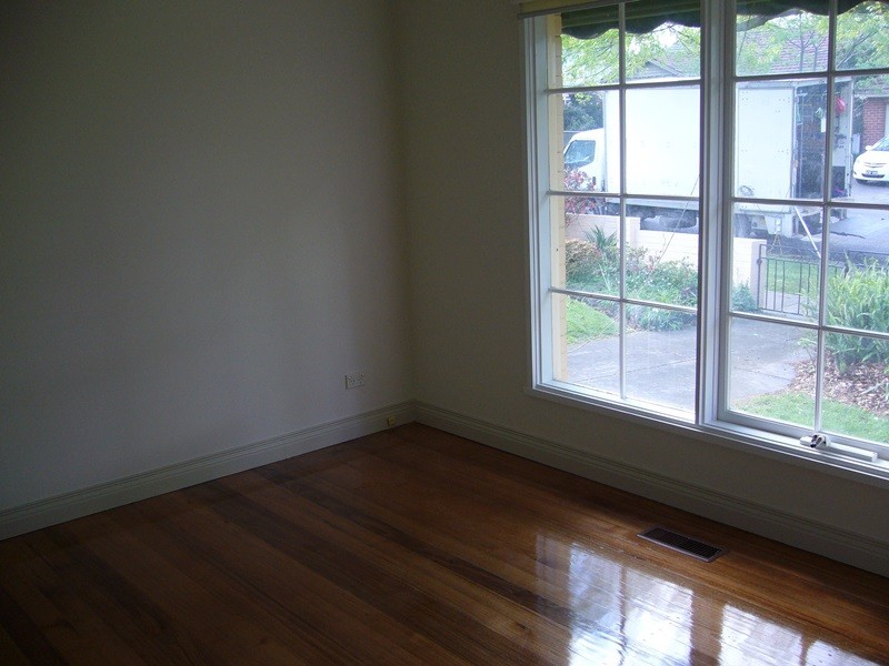 2/100 Windsor Crescent, Mont Albert VIC 3127