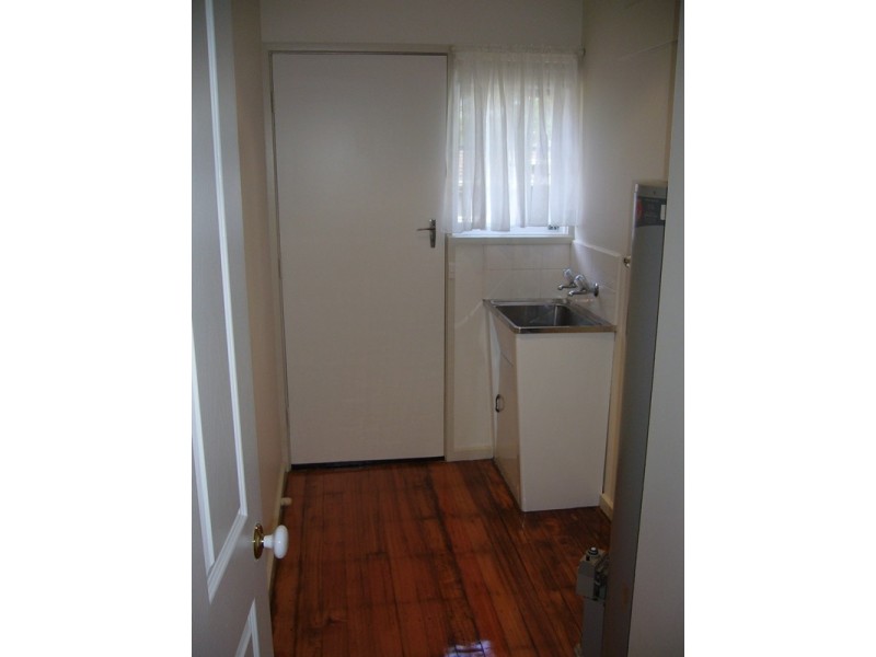 2/100 Windsor Crescent, Mont Albert VIC 3127