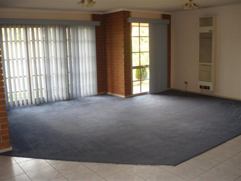 1 Nicholson Crescent, Meadow Heights VIC 3048