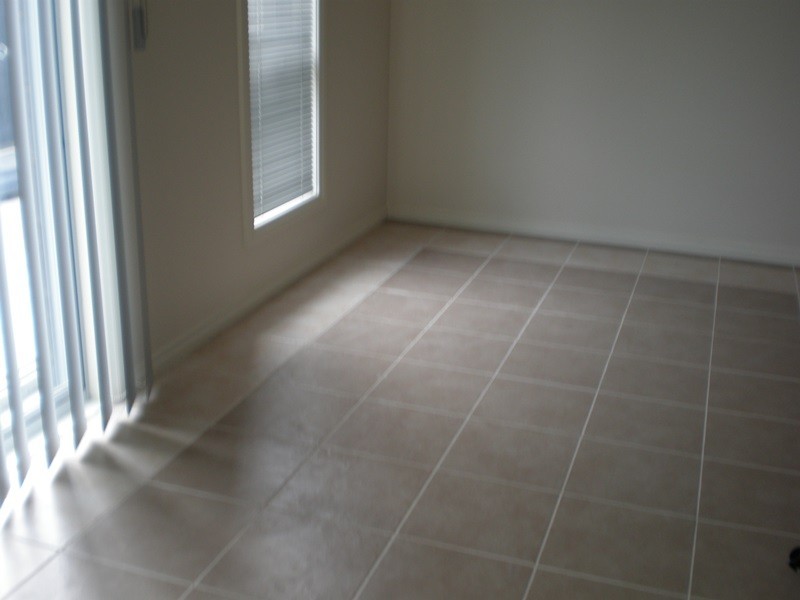 2/34 Lorenson Avenue, Coburg North VIC 3058