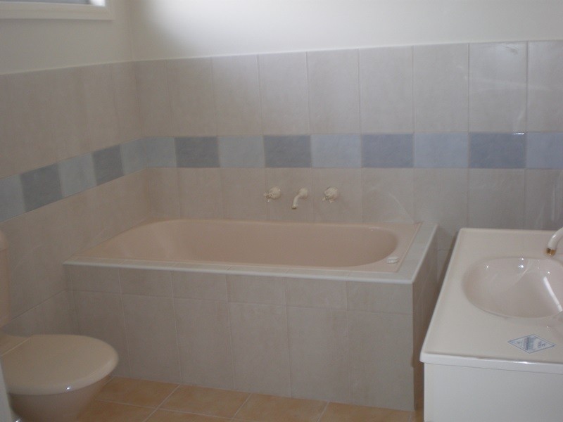 2/34 Lorenson Avenue, Coburg North VIC 3058