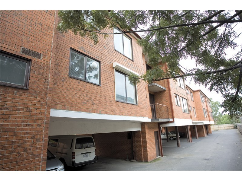 2/614 Moreland Road, Brunswick West VIC 3055