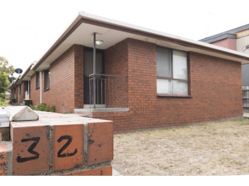 1/32 Irvine Crescent, Brunswick West VIC 3055