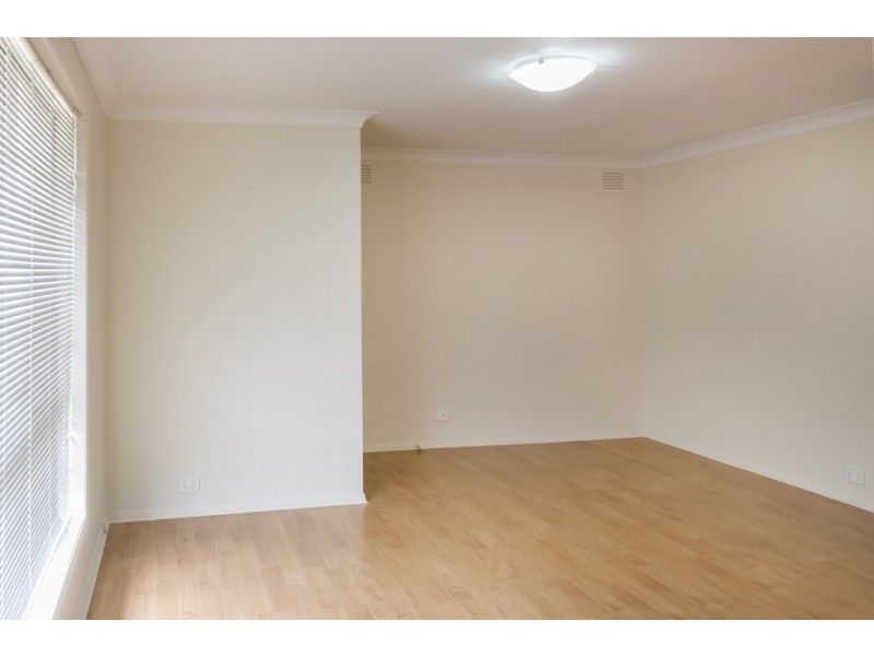 1/32 Irvine Crescent, Brunswick West VIC 3055