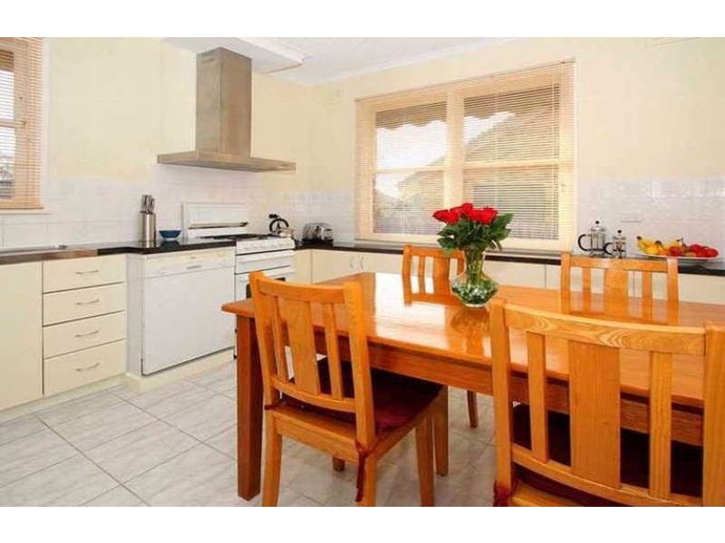 19 Evans Crescent, Reservoir VIC 3073