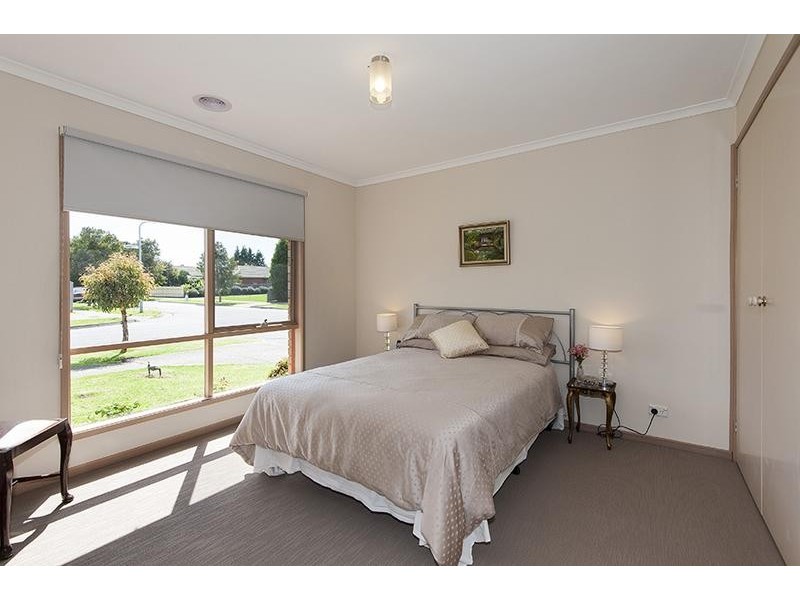 1 Ribbon Court, Mill Park VIC 3082