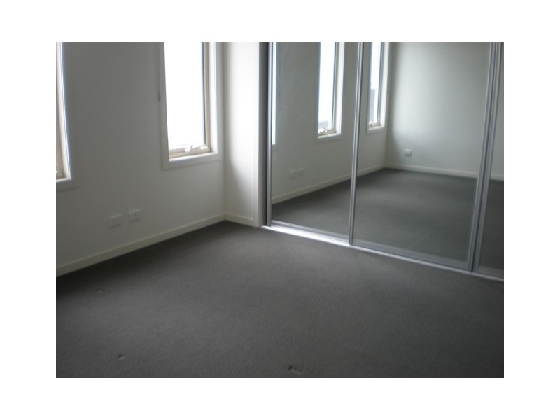 4/110-116 Moore Street, Coburg VIC 3058