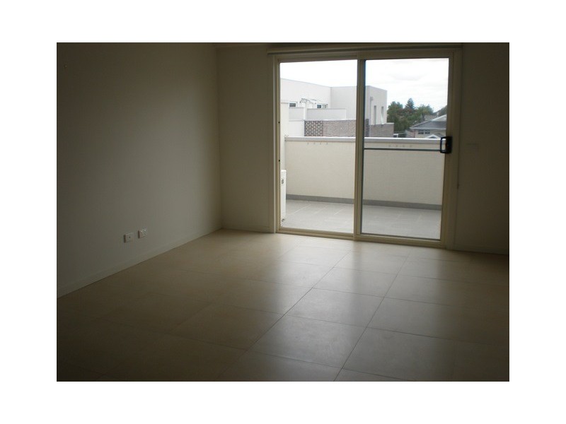 4/110-116 Moore Street, Coburg VIC 3058