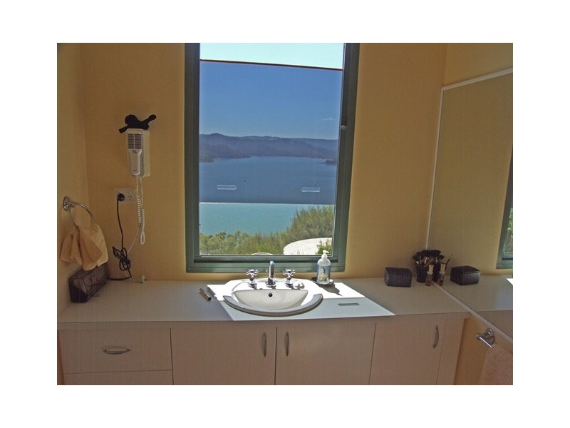 5 Spade Cove-Left Arm Road Taylor Bay, Eildon VIC 3713