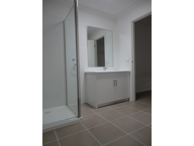 32 Etheridge Lane, Craigieburn VIC 3064