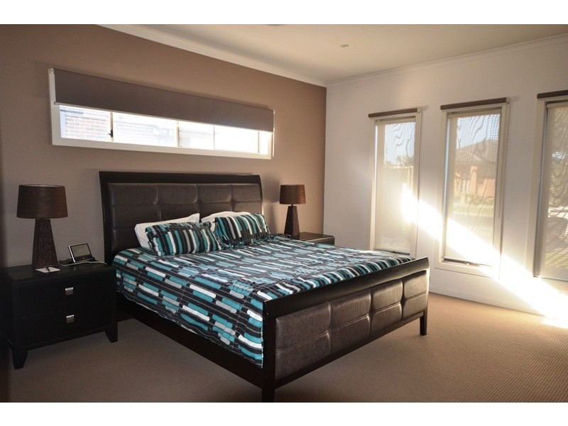 11 Barmah Drive, South Morang VIC 3752