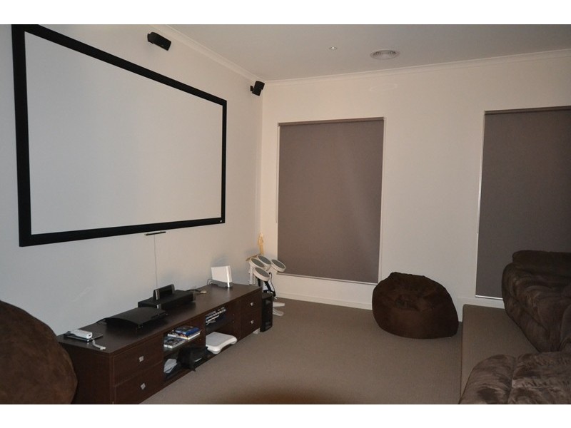 11 Barmah Drive, South Morang VIC 3752