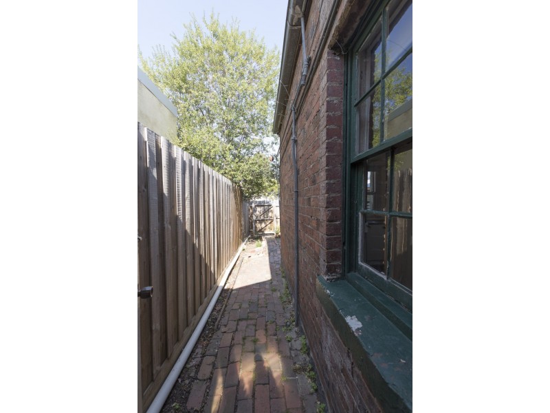 11 Davis Street, Carlton VIC 3053