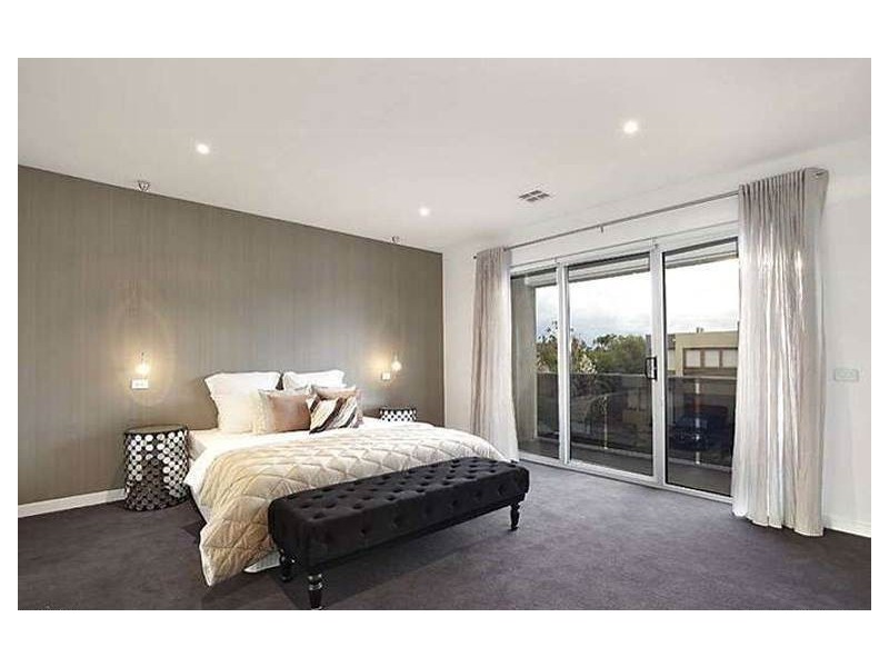 13 The Grove, Ascot Vale VIC 3032