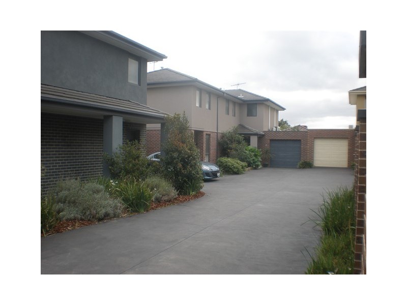 12/11-13 Olive Street, Reservoir VIC 3073