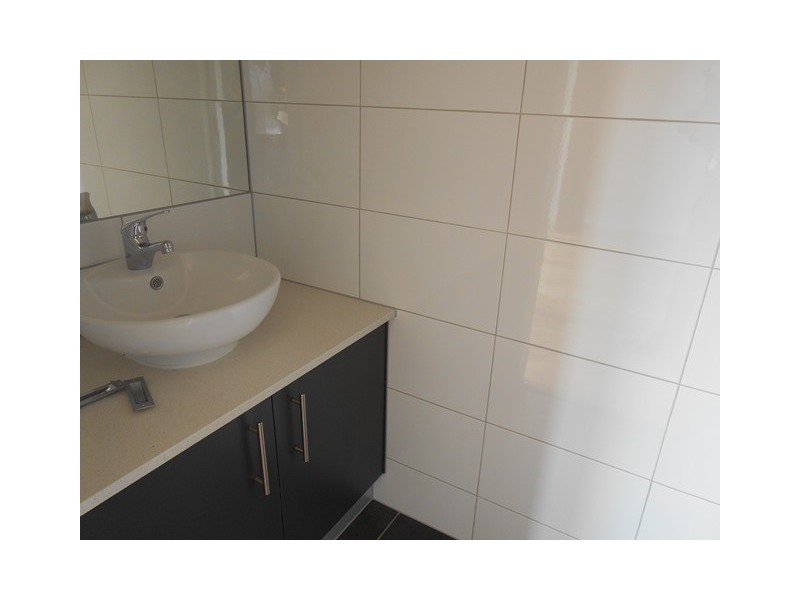 1/36 Moore Street, Coburg VIC 3058