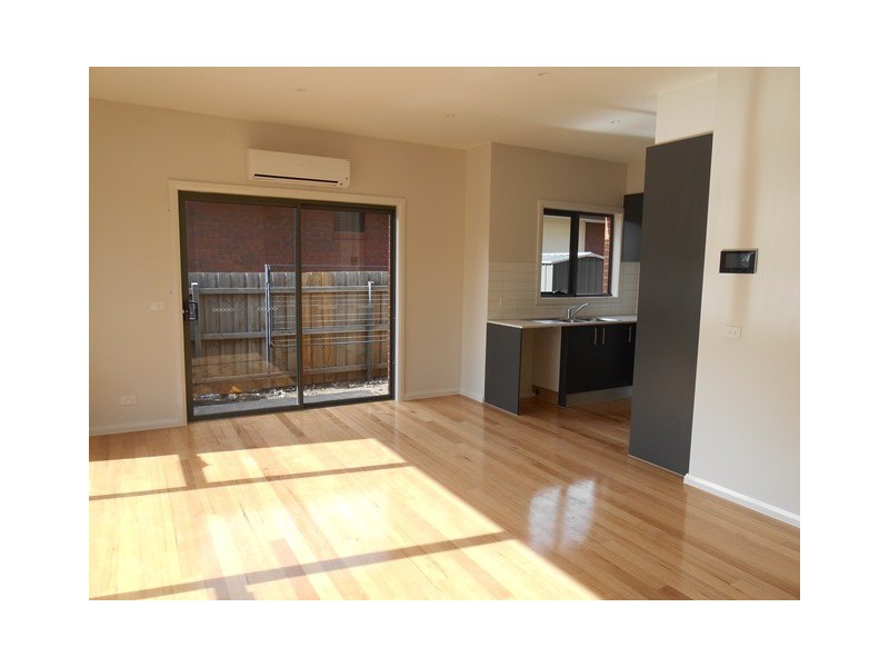 1/36 Moore Street, Coburg VIC 3058