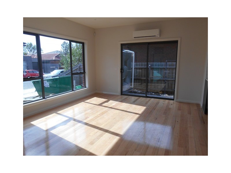 1/36 Moore Street, Coburg VIC 3058