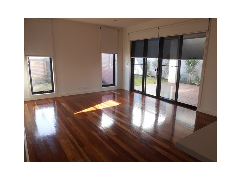 2 Orange Grove, Essendon VIC 3040