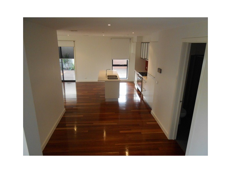 2 Orange Grove, Essendon VIC 3040