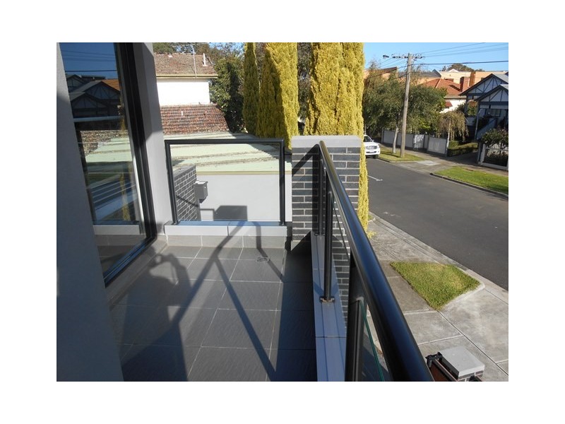 2 Orange Grove, Essendon VIC 3040