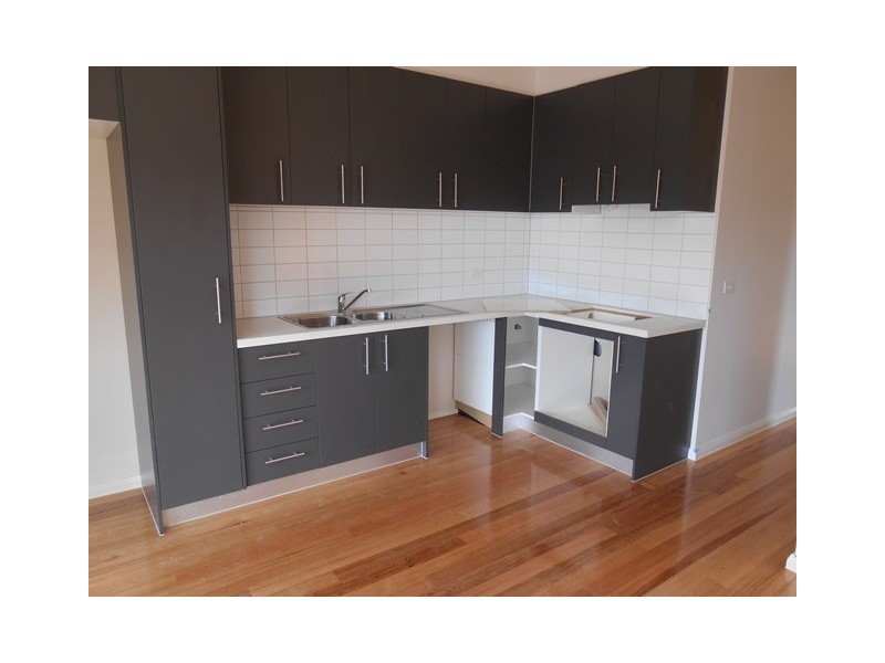 4/36 Moore Stret, Coburg VIC 3058