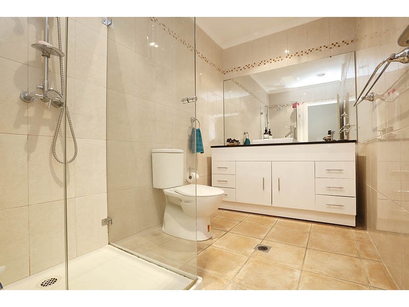 1/138-140 Melville Road, Brunswick West VIC 3055