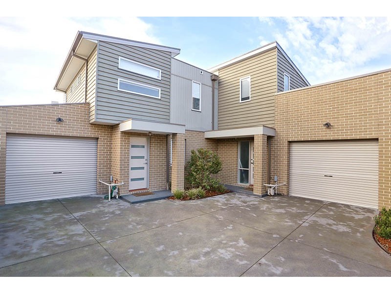 2/16 Lorensen Avenue, Coburg North VIC 3058