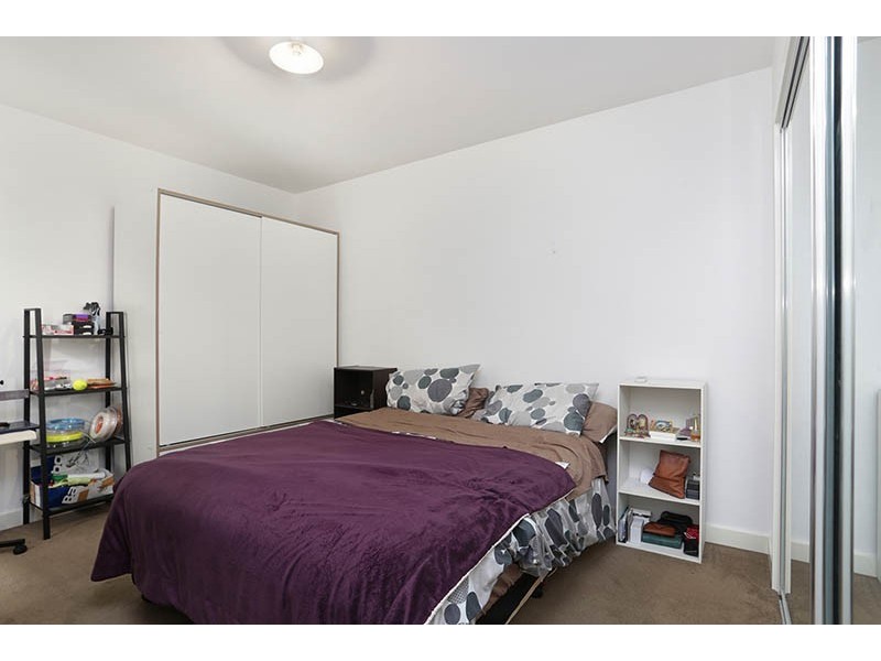 2/16 Lorensen Avenue, Coburg North VIC 3058