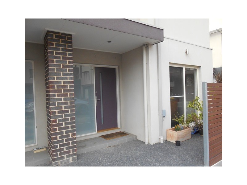 16/110 Moore Street, Coburg VIC 3058