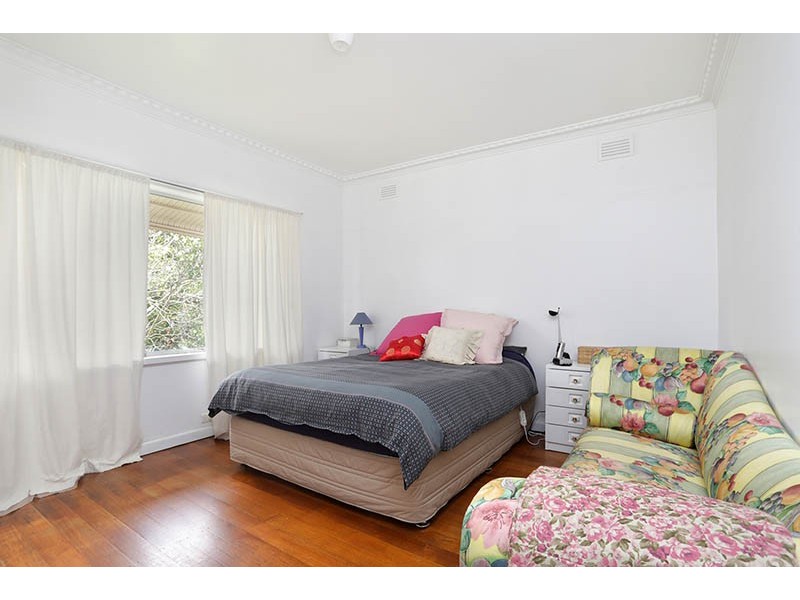 40 Brentwood Avenue, Pascoe Vale South VIC 3044