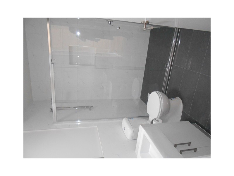 2/2 Barrys Lane, Coburg VIC 3058