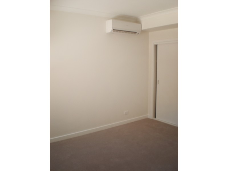 1/2 Barrys Lane, Coburg VIC 3058