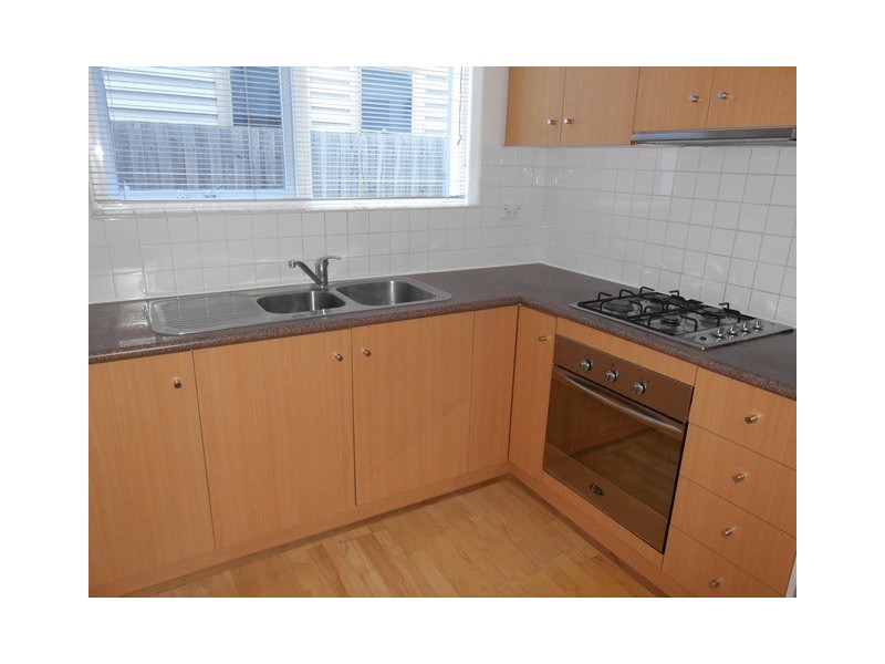 2/10 Donald Street, Brunswick VIC 3056