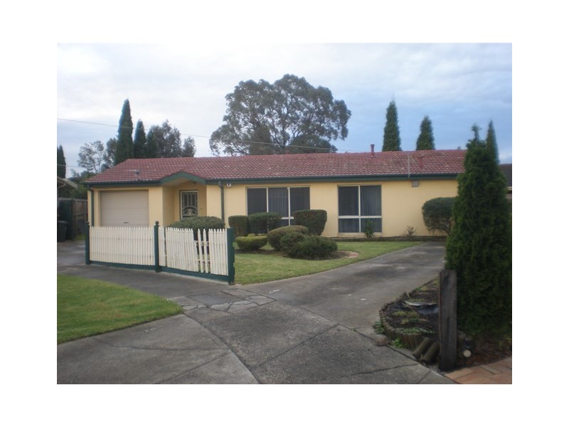 8 Crispian Court, Thomastown VIC 3074