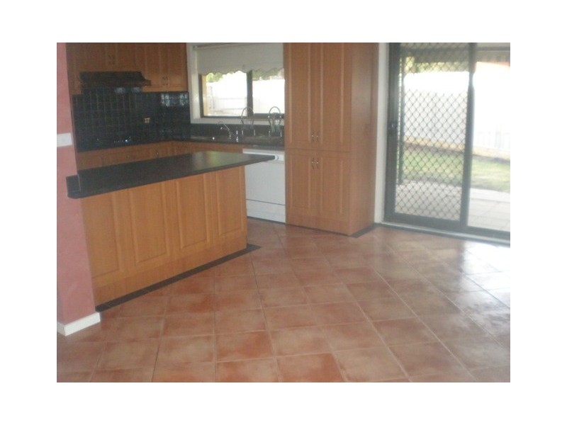 8 Crispian Court, Thomastown VIC 3074