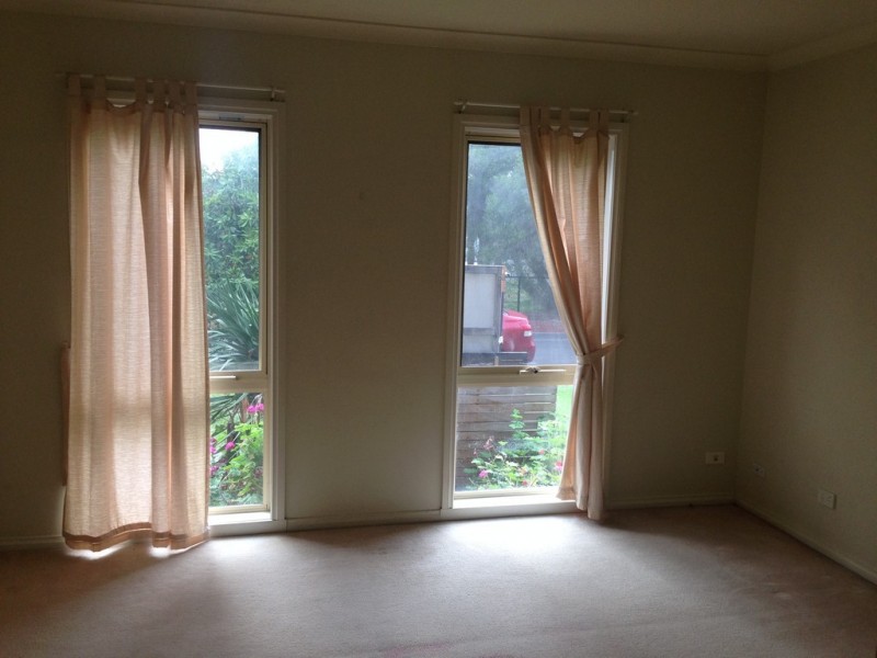 21 Grassland Avenue, Coburg VIC 3058