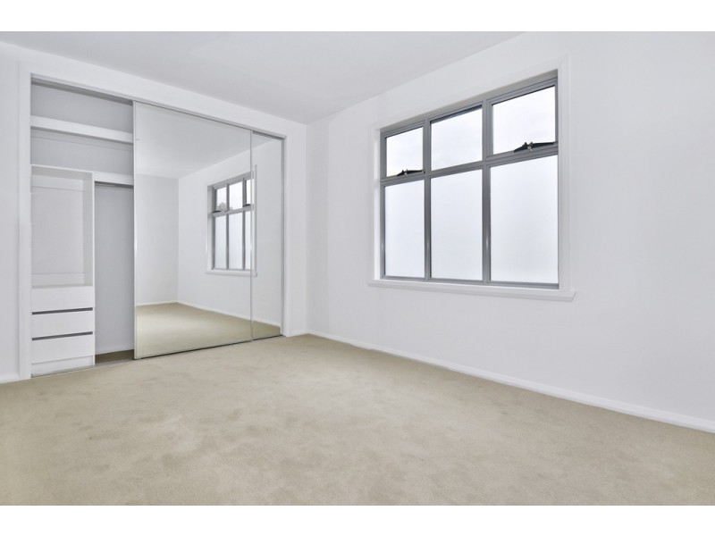 2/155 Melrose Drive, Gladstone Park VIC 3043