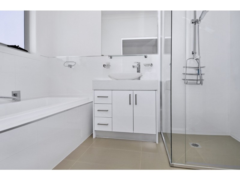 2/155 Melrose Drive, Gladstone Park VIC 3043