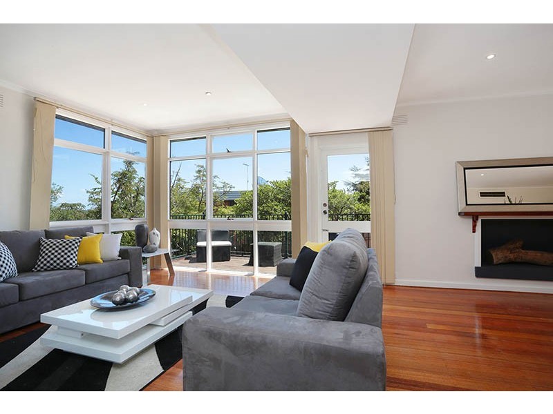 13 Rathmullen Quadrant, Doncaster VIC 3108