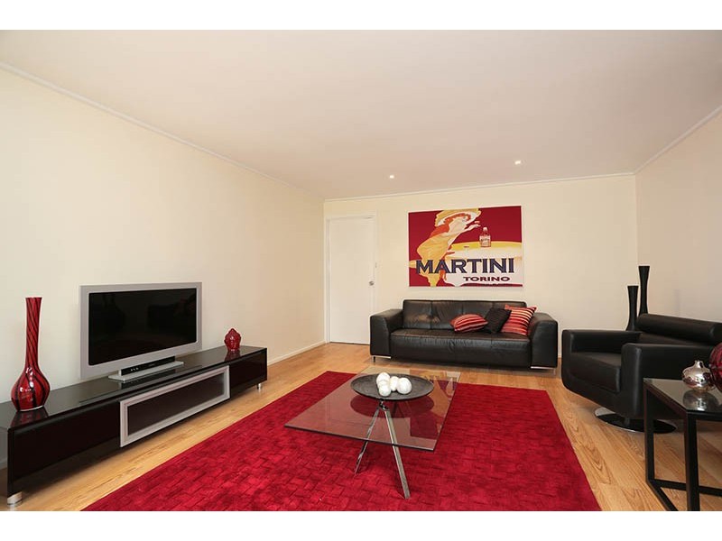 13 Rathmullen Quadrant, Doncaster VIC 3108