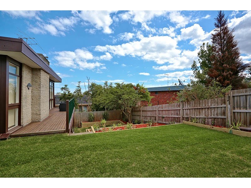 13 Rathmullen Quadrant, Doncaster VIC 3108